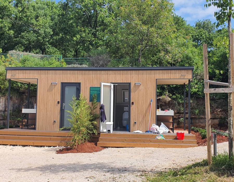 Autokamp Lanterna zona sanitarni s kuhinjom